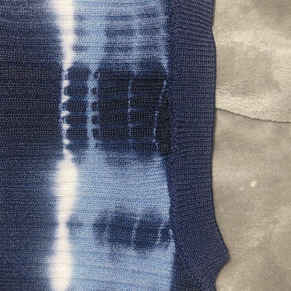 Michael Kors women's sweater, blue tie dye, ribbed, body contouring, USXXS-USXS - Picture 4 of 4